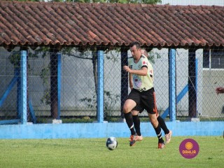 
<a style='margin-left: 5px;' class='btn btn-xs btn-social btn-facebook' href='https://www.facebook.com/sharer/sharer.php?u=https://www.boladovale.com.br/imgs/800-800-90/conteudo/fotos/1397/img0731.jpg' rel='popup' data-width='500' data-height='400'><i class='fa fa-facebook'></i>Compartilhar <span class='hidden-xs'>no Facebook</span>
</a> 
<a class='btn btn-default btn-xs' target='_blank' href='imgs/800-800-90/conteudo/fotos/1397/img0731.jpg'>
<span class='glyphicon glyphicon-cloud-download'></span> Salvar
</a> 
<span></span>