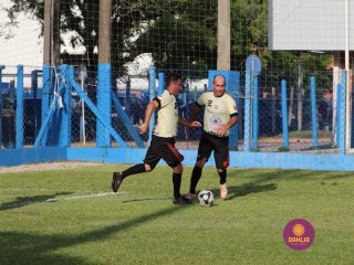 
<a style='margin-left: 5px;' class='btn btn-xs btn-social btn-facebook' href='https://www.facebook.com/sharer/sharer.php?u=https://www.boladovale.com.br/imgs/800-800-90/conteudo/fotos/1397/img0785.jpg' rel='popup' data-width='500' data-height='400'><i class='fa fa-facebook'></i>Compartilhar <span class='hidden-xs'>no Facebook</span>
</a> 
<a class='btn btn-default btn-xs' target='_blank' href='imgs/800-800-90/conteudo/fotos/1397/img0785.jpg'>
<span class='glyphicon glyphicon-cloud-download'></span> Salvar
</a> 
<span></span>