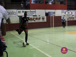 
<a style='margin-left: 5px;' class='btn btn-xs btn-social btn-facebook' href='https://www.facebook.com/sharer/sharer.php?u=https://www.boladovale.com.br/imgs/800-800-90/conteudo/fotos/1398/img5447.jpg' rel='popup' data-width='500' data-height='400'><i class='fa fa-facebook'></i>Compartilhar <span class='hidden-xs'>no Facebook</span>
</a> 
<a class='btn btn-default btn-xs' target='_blank' href='imgs/800-800-90/conteudo/fotos/1398/img5447.jpg'>
<span class='glyphicon glyphicon-cloud-download'></span> Salvar
</a> 
<span></span>