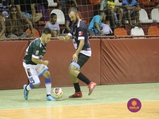 
<a style='margin-left: 5px;' class='btn btn-xs btn-social btn-facebook' href='https://www.facebook.com/sharer/sharer.php?u=https://www.boladovale.com.br/imgs/800-800-90/conteudo/fotos/1399/img1075.jpg' rel='popup' data-width='500' data-height='400'><i class='fa fa-facebook'></i>Compartilhar <span class='hidden-xs'>no Facebook</span>
</a> 
<a class='btn btn-default btn-xs' target='_blank' href='imgs/800-800-90/conteudo/fotos/1399/img1075.jpg'>
<span class='glyphicon glyphicon-cloud-download'></span> Salvar
</a> 
<span></span>