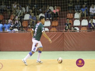 
<a style='margin-left: 5px;' class='btn btn-xs btn-social btn-facebook' href='https://www.facebook.com/sharer/sharer.php?u=https://www.boladovale.com.br/imgs/800-800-90/conteudo/fotos/1399/img1077.jpg' rel='popup' data-width='500' data-height='400'><i class='fa fa-facebook'></i>Compartilhar <span class='hidden-xs'>no Facebook</span>
</a> 
<a class='btn btn-default btn-xs' target='_blank' href='imgs/800-800-90/conteudo/fotos/1399/img1077.jpg'>
<span class='glyphicon glyphicon-cloud-download'></span> Salvar
</a> 
<span></span>