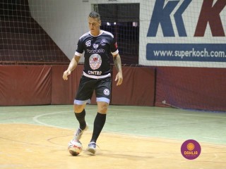 
<a style='margin-left: 5px;' class='btn btn-xs btn-social btn-facebook' href='https://www.facebook.com/sharer/sharer.php?u=https://www.boladovale.com.br/imgs/800-800-90/conteudo/fotos/1399/img1087.jpg' rel='popup' data-width='500' data-height='400'><i class='fa fa-facebook'></i>Compartilhar <span class='hidden-xs'>no Facebook</span>
</a> 
<a class='btn btn-default btn-xs' target='_blank' href='imgs/800-800-90/conteudo/fotos/1399/img1087.jpg'>
<span class='glyphicon glyphicon-cloud-download'></span> Salvar
</a> 
<span></span>