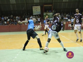 
<a style='margin-left: 5px;' class='btn btn-xs btn-social btn-facebook' href='https://www.facebook.com/sharer/sharer.php?u=https://www.boladovale.com.br/imgs/800-800-90/conteudo/fotos/1399/img5489.jpg' rel='popup' data-width='500' data-height='400'><i class='fa fa-facebook'></i>Compartilhar <span class='hidden-xs'>no Facebook</span>
</a> 
<a class='btn btn-default btn-xs' target='_blank' href='imgs/800-800-90/conteudo/fotos/1399/img5489.jpg'>
<span class='glyphicon glyphicon-cloud-download'></span> Salvar
</a> 
<span></span>