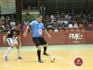 
<a style='margin-left: 5px;' class='btn btn-xs btn-social btn-facebook' href='https://www.facebook.com/sharer/sharer.php?u=https://www.boladovale.com.br/imgs/800-800-90/conteudo/fotos/1399/img5513.jpg' rel='popup' data-width='500' data-height='400'><i class='fa fa-facebook'></i>Compartilhar <span class='hidden-xs'>no Facebook</span>
</a> 
<a class='btn btn-default btn-xs' target='_blank' href='imgs/800-800-90/conteudo/fotos/1399/img5513.jpg'>
<span class='glyphicon glyphicon-cloud-download'></span> Salvar
</a> 
<span></span>