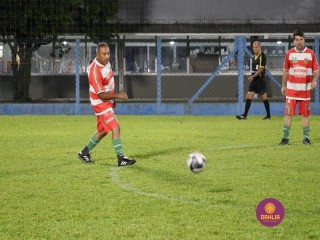 
<a style='margin-left: 5px;' class='btn btn-xs btn-social btn-facebook' href='https://www.facebook.com/sharer/sharer.php?u=https://www.boladovale.com.br/imgs/800-800-90/conteudo/fotos/1401/img0984.jpg' rel='popup' data-width='500' data-height='400'><i class='fa fa-facebook'></i>Compartilhar <span class='hidden-xs'>no Facebook</span>
</a> 
<a class='btn btn-default btn-xs' target='_blank' href='imgs/800-800-90/conteudo/fotos/1401/img0984.jpg'>
<span class='glyphicon glyphicon-cloud-download'></span> Salvar
</a> 
<span></span>