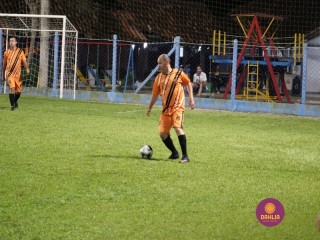 
<a style='margin-left: 5px;' class='btn btn-xs btn-social btn-facebook' href='https://www.facebook.com/sharer/sharer.php?u=https://www.boladovale.com.br/imgs/800-800-90/conteudo/fotos/1401/img1000.jpg' rel='popup' data-width='500' data-height='400'><i class='fa fa-facebook'></i>Compartilhar <span class='hidden-xs'>no Facebook</span>
</a> 
<a class='btn btn-default btn-xs' target='_blank' href='imgs/800-800-90/conteudo/fotos/1401/img1000.jpg'>
<span class='glyphicon glyphicon-cloud-download'></span> Salvar
</a> 
<span></span>