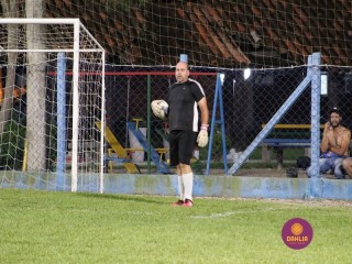 
<a style='margin-left: 5px;' class='btn btn-xs btn-social btn-facebook' href='https://www.facebook.com/sharer/sharer.php?u=https://www.boladovale.com.br/imgs/800-800-90/conteudo/fotos/1401/img1035.jpg' rel='popup' data-width='500' data-height='400'><i class='fa fa-facebook'></i>Compartilhar <span class='hidden-xs'>no Facebook</span>
</a> 
<a class='btn btn-default btn-xs' target='_blank' href='imgs/800-800-90/conteudo/fotos/1401/img1035.jpg'>
<span class='glyphicon glyphicon-cloud-download'></span> Salvar
</a> 
<span></span>