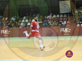 
<a style='margin-left: 5px;' class='btn btn-xs btn-social btn-facebook' href='https://www.facebook.com/sharer/sharer.php?u=https://www.boladovale.com.br/imgs/800-800-90/conteudo/fotos/1402/img1333.jpg' rel='popup' data-width='500' data-height='400'><i class='fa fa-facebook'></i>Compartilhar <span class='hidden-xs'>no Facebook</span>
</a> 
<a class='btn btn-default btn-xs' target='_blank' href='imgs/800-800-90/conteudo/fotos/1402/img1333.jpg'>
<span class='glyphicon glyphicon-cloud-download'></span> Salvar
</a> 
<span></span>