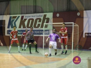 
<a style='margin-left: 5px;' class='btn btn-xs btn-social btn-facebook' href='https://www.facebook.com/sharer/sharer.php?u=https://www.boladovale.com.br/imgs/800-800-90/conteudo/fotos/1402/img1403.jpg' rel='popup' data-width='500' data-height='400'><i class='fa fa-facebook'></i>Compartilhar <span class='hidden-xs'>no Facebook</span>
</a> 
<a class='btn btn-default btn-xs' target='_blank' href='imgs/800-800-90/conteudo/fotos/1402/img1403.jpg'>
<span class='glyphicon glyphicon-cloud-download'></span> Salvar
</a> 
<span></span>