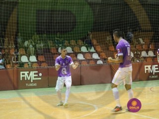 
<a style='margin-left: 5px;' class='btn btn-xs btn-social btn-facebook' href='https://www.facebook.com/sharer/sharer.php?u=https://www.boladovale.com.br/imgs/800-800-90/conteudo/fotos/1402/img1404.jpg' rel='popup' data-width='500' data-height='400'><i class='fa fa-facebook'></i>Compartilhar <span class='hidden-xs'>no Facebook</span>
</a> 
<a class='btn btn-default btn-xs' target='_blank' href='imgs/800-800-90/conteudo/fotos/1402/img1404.jpg'>
<span class='glyphicon glyphicon-cloud-download'></span> Salvar
</a> 
<span></span>