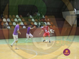 
<a style='margin-left: 5px;' class='btn btn-xs btn-social btn-facebook' href='https://www.facebook.com/sharer/sharer.php?u=https://www.boladovale.com.br/imgs/800-800-90/conteudo/fotos/1402/img1444.jpg' rel='popup' data-width='500' data-height='400'><i class='fa fa-facebook'></i>Compartilhar <span class='hidden-xs'>no Facebook</span>
</a> 
<a class='btn btn-default btn-xs' target='_blank' href='imgs/800-800-90/conteudo/fotos/1402/img1444.jpg'>
<span class='glyphicon glyphicon-cloud-download'></span> Salvar
</a> 
<span></span>