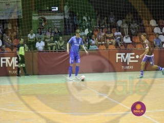 
<a style='margin-left: 5px;' class='btn btn-xs btn-social btn-facebook' href='https://www.facebook.com/sharer/sharer.php?u=https://www.boladovale.com.br/imgs/800-800-90/conteudo/fotos/1402/img1552.jpg' rel='popup' data-width='500' data-height='400'><i class='fa fa-facebook'></i>Compartilhar <span class='hidden-xs'>no Facebook</span>
</a> 
<a class='btn btn-default btn-xs' target='_blank' href='imgs/800-800-90/conteudo/fotos/1402/img1552.jpg'>
<span class='glyphicon glyphicon-cloud-download'></span> Salvar
</a> 
<span></span>
