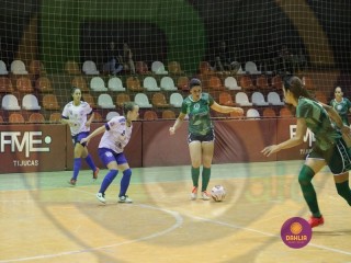
<a style='margin-left: 5px;' class='btn btn-xs btn-social btn-facebook' href='https://www.facebook.com/sharer/sharer.php?u=https://www.boladovale.com.br/imgs/800-800-90/conteudo/fotos/1403/img1159.jpg' rel='popup' data-width='500' data-height='400'><i class='fa fa-facebook'></i>Compartilhar <span class='hidden-xs'>no Facebook</span>
</a> 
<a class='btn btn-default btn-xs' target='_blank' href='imgs/800-800-90/conteudo/fotos/1403/img1159.jpg'>
<span class='glyphicon glyphicon-cloud-download'></span> Salvar
</a> 
<span></span>
