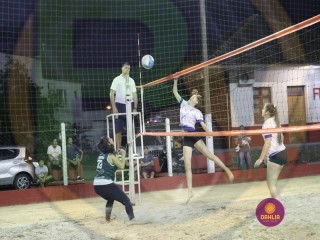 
<a style='margin-left: 5px;' class='btn btn-xs btn-social btn-facebook' href='https://www.facebook.com/sharer/sharer.php?u=https://www.boladovale.com.br/imgs/800-800-90/conteudo/fotos/1404/img1121.jpg' rel='popup' data-width='500' data-height='400'><i class='fa fa-facebook'></i>Compartilhar <span class='hidden-xs'>no Facebook</span>
</a> 
<a class='btn btn-default btn-xs' target='_blank' href='imgs/800-800-90/conteudo/fotos/1404/img1121.jpg'>
<span class='glyphicon glyphicon-cloud-download'></span> Salvar
</a> 
<span></span>