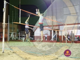 
<a style='margin-left: 5px;' class='btn btn-xs btn-social btn-facebook' href='https://www.facebook.com/sharer/sharer.php?u=https://www.boladovale.com.br/imgs/800-800-90/conteudo/fotos/1404/img1499.jpg' rel='popup' data-width='500' data-height='400'><i class='fa fa-facebook'></i>Compartilhar <span class='hidden-xs'>no Facebook</span>
</a> 
<a class='btn btn-default btn-xs' target='_blank' href='imgs/800-800-90/conteudo/fotos/1404/img1499.jpg'>
<span class='glyphicon glyphicon-cloud-download'></span> Salvar
</a> 
<span></span>