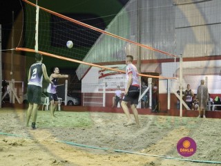 
<a style='margin-left: 5px;' class='btn btn-xs btn-social btn-facebook' href='https://www.facebook.com/sharer/sharer.php?u=https://www.boladovale.com.br/imgs/800-800-90/conteudo/fotos/1404/img1500.jpg' rel='popup' data-width='500' data-height='400'><i class='fa fa-facebook'></i>Compartilhar <span class='hidden-xs'>no Facebook</span>
</a> 
<a class='btn btn-default btn-xs' target='_blank' href='imgs/800-800-90/conteudo/fotos/1404/img1500.jpg'>
<span class='glyphicon glyphicon-cloud-download'></span> Salvar
</a> 
<span></span>