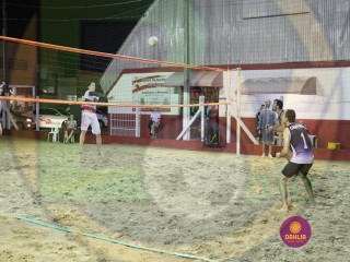 
<a style='margin-left: 5px;' class='btn btn-xs btn-social btn-facebook' href='https://www.facebook.com/sharer/sharer.php?u=https://www.boladovale.com.br/imgs/800-800-90/conteudo/fotos/1404/img1513.jpg' rel='popup' data-width='500' data-height='400'><i class='fa fa-facebook'></i>Compartilhar <span class='hidden-xs'>no Facebook</span>
</a> 
<a class='btn btn-default btn-xs' target='_blank' href='imgs/800-800-90/conteudo/fotos/1404/img1513.jpg'>
<span class='glyphicon glyphicon-cloud-download'></span> Salvar
</a> 
<span></span>