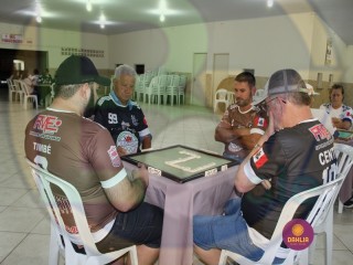 
<a style='margin-left: 5px;' class='btn btn-xs btn-social btn-facebook' href='https://www.facebook.com/sharer/sharer.php?u=https://www.boladovale.com.br/imgs/800-800-90/conteudo/fotos/1405/img5684.jpg' rel='popup' data-width='500' data-height='400'><i class='fa fa-facebook'></i>Compartilhar <span class='hidden-xs'>no Facebook</span>
</a> 
<a class='btn btn-default btn-xs' target='_blank' href='imgs/800-800-90/conteudo/fotos/1405/img5684.jpg'>
<span class='glyphicon glyphicon-cloud-download'></span> Salvar
</a> 
<span></span>
