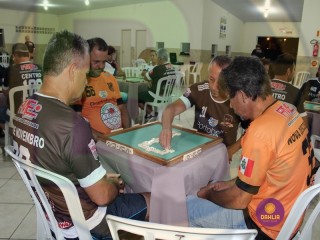 
<a style='margin-left: 5px;' class='btn btn-xs btn-social btn-facebook' href='https://www.facebook.com/sharer/sharer.php?u=https://www.boladovale.com.br/imgs/800-800-90/conteudo/fotos/1405/img5686.jpg' rel='popup' data-width='500' data-height='400'><i class='fa fa-facebook'></i>Compartilhar <span class='hidden-xs'>no Facebook</span>
</a> 
<a class='btn btn-default btn-xs' target='_blank' href='imgs/800-800-90/conteudo/fotos/1405/img5686.jpg'>
<span class='glyphicon glyphicon-cloud-download'></span> Salvar
</a> 
<span></span>