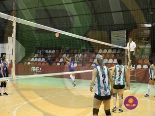 
<a style='margin-left: 5px;' class='btn btn-xs btn-social btn-facebook' href='https://www.facebook.com/sharer/sharer.php?u=https://www.boladovale.com.br/imgs/800-800-90/conteudo/fotos/1406/img1575.jpg' rel='popup' data-width='500' data-height='400'><i class='fa fa-facebook'></i>Compartilhar <span class='hidden-xs'>no Facebook</span>
</a> 
<a class='btn btn-default btn-xs' target='_blank' href='imgs/800-800-90/conteudo/fotos/1406/img1575.jpg'>
<span class='glyphicon glyphicon-cloud-download'></span> Salvar
</a> 
<span></span>