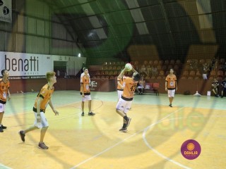
<a style='margin-left: 5px;' class='btn btn-xs btn-social btn-facebook' href='https://www.facebook.com/sharer/sharer.php?u=https://www.boladovale.com.br/imgs/800-800-90/conteudo/fotos/1406/img1975.jpg' rel='popup' data-width='500' data-height='400'><i class='fa fa-facebook'></i>Compartilhar <span class='hidden-xs'>no Facebook</span>
</a> 
<a class='btn btn-default btn-xs' target='_blank' href='imgs/800-800-90/conteudo/fotos/1406/img1975.jpg'>
<span class='glyphicon glyphicon-cloud-download'></span> Salvar
</a> 
<span></span>