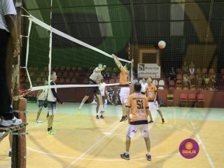 
<a style='margin-left: 5px;' class='btn btn-xs btn-social btn-facebook' href='https://www.facebook.com/sharer/sharer.php?u=https://www.boladovale.com.br/imgs/800-800-90/conteudo/fotos/1406/img1997.jpg' rel='popup' data-width='500' data-height='400'><i class='fa fa-facebook'></i>Compartilhar <span class='hidden-xs'>no Facebook</span>
</a> 
<a class='btn btn-default btn-xs' target='_blank' href='imgs/800-800-90/conteudo/fotos/1406/img1997.jpg'>
<span class='glyphicon glyphicon-cloud-download'></span> Salvar
</a> 
<span></span>