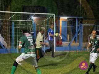 
<a style='margin-left: 5px;' class='btn btn-xs btn-social btn-facebook' href='https://www.facebook.com/sharer/sharer.php?u=https://www.boladovale.com.br/imgs/800-800-90/conteudo/fotos/1407/img9929.jpg' rel='popup' data-width='500' data-height='400'><i class='fa fa-facebook'></i>Compartilhar <span class='hidden-xs'>no Facebook</span>
</a> 
<a class='btn btn-default btn-xs' target='_blank' href='imgs/800-800-90/conteudo/fotos/1407/img9929.jpg'>
<span class='glyphicon glyphicon-cloud-download'></span> Salvar
</a> 
<span></span>