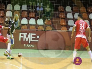 
<a style='margin-left: 5px;' class='btn btn-xs btn-social btn-facebook' href='https://www.facebook.com/sharer/sharer.php?u=https://www.boladovale.com.br/imgs/800-800-90/conteudo/fotos/1408/img2018.jpg' rel='popup' data-width='500' data-height='400'><i class='fa fa-facebook'></i>Compartilhar <span class='hidden-xs'>no Facebook</span>
</a> 
<a class='btn btn-default btn-xs' target='_blank' href='imgs/800-800-90/conteudo/fotos/1408/img2018.jpg'>
<span class='glyphicon glyphicon-cloud-download'></span> Salvar
</a> 
<span></span>