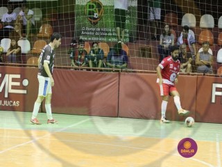 
<a style='margin-left: 5px;' class='btn btn-xs btn-social btn-facebook' href='https://www.facebook.com/sharer/sharer.php?u=https://www.boladovale.com.br/imgs/800-800-90/conteudo/fotos/1408/img2022.jpg' rel='popup' data-width='500' data-height='400'><i class='fa fa-facebook'></i>Compartilhar <span class='hidden-xs'>no Facebook</span>
</a> 
<a class='btn btn-default btn-xs' target='_blank' href='imgs/800-800-90/conteudo/fotos/1408/img2022.jpg'>
<span class='glyphicon glyphicon-cloud-download'></span> Salvar
</a> 
<span></span>