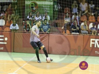 
<a style='margin-left: 5px;' class='btn btn-xs btn-social btn-facebook' href='https://www.facebook.com/sharer/sharer.php?u=https://www.boladovale.com.br/imgs/800-800-90/conteudo/fotos/1408/img2052.jpg' rel='popup' data-width='500' data-height='400'><i class='fa fa-facebook'></i>Compartilhar <span class='hidden-xs'>no Facebook</span>
</a> 
<a class='btn btn-default btn-xs' target='_blank' href='imgs/800-800-90/conteudo/fotos/1408/img2052.jpg'>
<span class='glyphicon glyphicon-cloud-download'></span> Salvar
</a> 
<span></span>