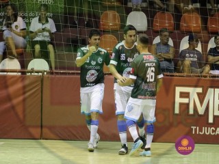 
<a style='margin-left: 5px;' class='btn btn-xs btn-social btn-facebook' href='https://www.facebook.com/sharer/sharer.php?u=https://www.boladovale.com.br/imgs/800-800-90/conteudo/fotos/1408/img2078.jpg' rel='popup' data-width='500' data-height='400'><i class='fa fa-facebook'></i>Compartilhar <span class='hidden-xs'>no Facebook</span>
</a> 
<a class='btn btn-default btn-xs' target='_blank' href='imgs/800-800-90/conteudo/fotos/1408/img2078.jpg'>
<span class='glyphicon glyphicon-cloud-download'></span> Salvar
</a> 
<span></span>