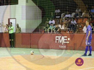 
<a style='margin-left: 5px;' class='btn btn-xs btn-social btn-facebook' href='https://www.facebook.com/sharer/sharer.php?u=https://www.boladovale.com.br/imgs/800-800-90/conteudo/fotos/1408/img2080.jpg' rel='popup' data-width='500' data-height='400'><i class='fa fa-facebook'></i>Compartilhar <span class='hidden-xs'>no Facebook</span>
</a> 
<a class='btn btn-default btn-xs' target='_blank' href='imgs/800-800-90/conteudo/fotos/1408/img2080.jpg'>
<span class='glyphicon glyphicon-cloud-download'></span> Salvar
</a> 
<span></span>