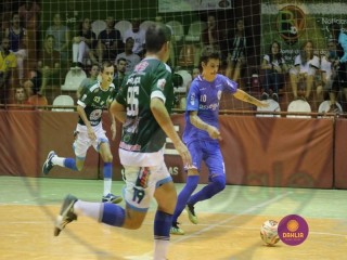 
<a style='margin-left: 5px;' class='btn btn-xs btn-social btn-facebook' href='https://www.facebook.com/sharer/sharer.php?u=https://www.boladovale.com.br/imgs/800-800-90/conteudo/fotos/1408/img2143.jpg' rel='popup' data-width='500' data-height='400'><i class='fa fa-facebook'></i>Compartilhar <span class='hidden-xs'>no Facebook</span>
</a> 
<a class='btn btn-default btn-xs' target='_blank' href='imgs/800-800-90/conteudo/fotos/1408/img2143.jpg'>
<span class='glyphicon glyphicon-cloud-download'></span> Salvar
</a> 
<span></span>