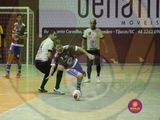 
<a style='margin-left: 5px;' class='btn btn-xs btn-social btn-facebook' href='https://www.facebook.com/sharer/sharer.php?u=https://www.boladovale.com.br/imgs/800-800-90/conteudo/fotos/1408/img2200.jpg' rel='popup' data-width='500' data-height='400'><i class='fa fa-facebook'></i>Compartilhar <span class='hidden-xs'>no Facebook</span>
</a> 
<a class='btn btn-default btn-xs' target='_blank' href='imgs/800-800-90/conteudo/fotos/1408/img2200.jpg'>
<span class='glyphicon glyphicon-cloud-download'></span> Salvar
</a> 
<span></span>