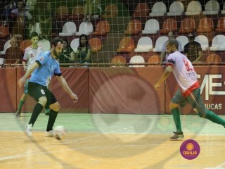 
<a style='margin-left: 5px;' class='btn btn-xs btn-social btn-facebook' href='https://www.facebook.com/sharer/sharer.php?u=https://www.boladovale.com.br/imgs/800-800-90/conteudo/fotos/1408/img2268.jpg' rel='popup' data-width='500' data-height='400'><i class='fa fa-facebook'></i>Compartilhar <span class='hidden-xs'>no Facebook</span>
</a> 
<a class='btn btn-default btn-xs' target='_blank' href='imgs/800-800-90/conteudo/fotos/1408/img2268.jpg'>
<span class='glyphicon glyphicon-cloud-download'></span> Salvar
</a> 
<span></span>