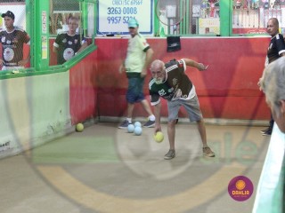 
<a style='margin-left: 5px;' class='btn btn-xs btn-social btn-facebook' href='https://www.facebook.com/sharer/sharer.php?u=https://www.boladovale.com.br/imgs/800-800-90/conteudo/fotos/1409/img5726.jpg' rel='popup' data-width='500' data-height='400'><i class='fa fa-facebook'></i>Compartilhar <span class='hidden-xs'>no Facebook</span>
</a> 
<a class='btn btn-default btn-xs' target='_blank' href='imgs/800-800-90/conteudo/fotos/1409/img5726.jpg'>
<span class='glyphicon glyphicon-cloud-download'></span> Salvar
</a> 
<span></span>