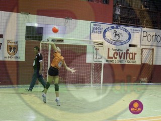 
<a style='margin-left: 5px;' class='btn btn-xs btn-social btn-facebook' href='https://www.facebook.com/sharer/sharer.php?u=https://www.boladovale.com.br/imgs/800-800-90/conteudo/fotos/1411/img5957.jpg' rel='popup' data-width='500' data-height='400'><i class='fa fa-facebook'></i>Compartilhar <span class='hidden-xs'>no Facebook</span>
</a> 
<a class='btn btn-default btn-xs' target='_blank' href='imgs/800-800-90/conteudo/fotos/1411/img5957.jpg'>
<span class='glyphicon glyphicon-cloud-download'></span> Salvar
</a> 
<span></span>
