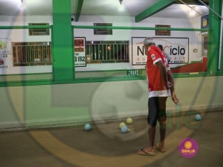
<a style='margin-left: 5px;' class='btn btn-xs btn-social btn-facebook' href='https://www.facebook.com/sharer/sharer.php?u=https://www.boladovale.com.br/imgs/800-800-90/conteudo/fotos/1413/img2319.jpg' rel='popup' data-width='500' data-height='400'><i class='fa fa-facebook'></i>Compartilhar <span class='hidden-xs'>no Facebook</span>
</a> 
<a class='btn btn-default btn-xs' target='_blank' href='imgs/800-800-90/conteudo/fotos/1413/img2319.jpg'>
<span class='glyphicon glyphicon-cloud-download'></span> Salvar
</a> 
<span></span>