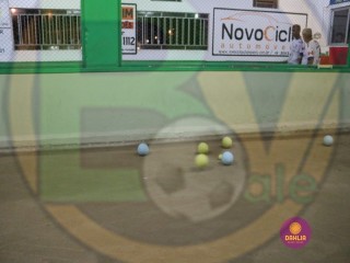 
<a style='margin-left: 5px;' class='btn btn-xs btn-social btn-facebook' href='https://www.facebook.com/sharer/sharer.php?u=https://www.boladovale.com.br/imgs/800-800-90/conteudo/fotos/1413/img2321.jpg' rel='popup' data-width='500' data-height='400'><i class='fa fa-facebook'></i>Compartilhar <span class='hidden-xs'>no Facebook</span>
</a> 
<a class='btn btn-default btn-xs' target='_blank' href='imgs/800-800-90/conteudo/fotos/1413/img2321.jpg'>
<span class='glyphicon glyphicon-cloud-download'></span> Salvar
</a> 
<span></span>