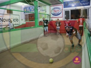 
<a style='margin-left: 5px;' class='btn btn-xs btn-social btn-facebook' href='https://www.facebook.com/sharer/sharer.php?u=https://www.boladovale.com.br/imgs/800-800-90/conteudo/fotos/1413/img2341.jpg' rel='popup' data-width='500' data-height='400'><i class='fa fa-facebook'></i>Compartilhar <span class='hidden-xs'>no Facebook</span>
</a> 
<a class='btn btn-default btn-xs' target='_blank' href='imgs/800-800-90/conteudo/fotos/1413/img2341.jpg'>
<span class='glyphicon glyphicon-cloud-download'></span> Salvar
</a> 
<span></span>