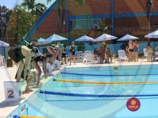 
<a style='margin-left: 5px;' class='btn btn-xs btn-social btn-facebook' href='https://www.facebook.com/sharer/sharer.php?u=https://www.boladovale.com.br/imgs/800-800-90/conteudo/fotos/1414/img2720.jpg' rel='popup' data-width='500' data-height='400'><i class='fa fa-facebook'></i>Compartilhar <span class='hidden-xs'>no Facebook</span>
</a> 
<a class='btn btn-default btn-xs' target='_blank' href='imgs/800-800-90/conteudo/fotos/1414/img2720.jpg'>
<span class='glyphicon glyphicon-cloud-download'></span> Salvar
</a> 
<span></span>