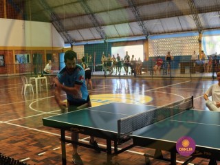
<a style='margin-left: 5px;' class='btn btn-xs btn-social btn-facebook' href='https://www.facebook.com/sharer/sharer.php?u=https://www.boladovale.com.br/imgs/800-800-90/conteudo/fotos/1417/img2943.jpg' rel='popup' data-width='500' data-height='400'><i class='fa fa-facebook'></i>Compartilhar <span class='hidden-xs'>no Facebook</span>
</a> 
<a class='btn btn-default btn-xs' target='_blank' href='imgs/800-800-90/conteudo/fotos/1417/img2943.jpg'>
<span class='glyphicon glyphicon-cloud-download'></span> Salvar
</a> 
<span></span>