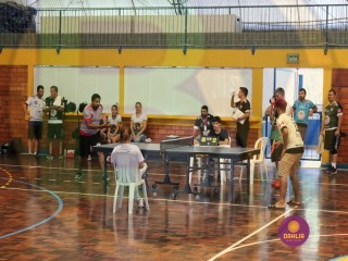 
<a style='margin-left: 5px;' class='btn btn-xs btn-social btn-facebook' href='https://www.facebook.com/sharer/sharer.php?u=https://www.boladovale.com.br/imgs/800-800-90/conteudo/fotos/1417/img2959.jpg' rel='popup' data-width='500' data-height='400'><i class='fa fa-facebook'></i>Compartilhar <span class='hidden-xs'>no Facebook</span>
</a> 
<a class='btn btn-default btn-xs' target='_blank' href='imgs/800-800-90/conteudo/fotos/1417/img2959.jpg'>
<span class='glyphicon glyphicon-cloud-download'></span> Salvar
</a> 
<span></span>