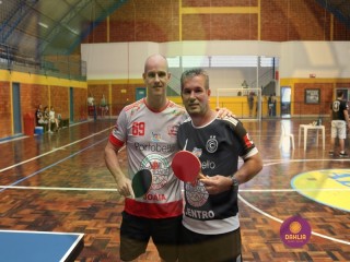 
<a style='margin-left: 5px;' class='btn btn-xs btn-social btn-facebook' href='https://www.facebook.com/sharer/sharer.php?u=https://www.boladovale.com.br/imgs/800-800-90/conteudo/fotos/1417/img3130.jpg' rel='popup' data-width='500' data-height='400'><i class='fa fa-facebook'></i>Compartilhar <span class='hidden-xs'>no Facebook</span>
</a> 
<a class='btn btn-default btn-xs' target='_blank' href='imgs/800-800-90/conteudo/fotos/1417/img3130.jpg'>
<span class='glyphicon glyphicon-cloud-download'></span> Salvar
</a> 
<span></span>