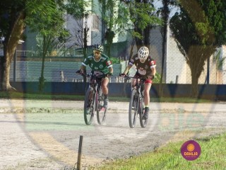 
<a style='margin-left: 5px;' class='btn btn-xs btn-social btn-facebook' href='https://www.facebook.com/sharer/sharer.php?u=https://www.boladovale.com.br/imgs/800-800-90/conteudo/fotos/1418/dsc01503.jpg' rel='popup' data-width='500' data-height='400'><i class='fa fa-facebook'></i>Compartilhar <span class='hidden-xs'>no Facebook</span>
</a> 
<a class='btn btn-default btn-xs' target='_blank' href='imgs/800-800-90/conteudo/fotos/1418/dsc01503.jpg'>
<span class='glyphicon glyphicon-cloud-download'></span> Salvar
</a> 
<span></span>