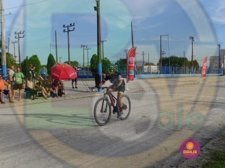 
<a style='margin-left: 5px;' class='btn btn-xs btn-social btn-facebook' href='https://www.facebook.com/sharer/sharer.php?u=https://www.boladovale.com.br/imgs/800-800-90/conteudo/fotos/1418/dsc01508.jpg' rel='popup' data-width='500' data-height='400'><i class='fa fa-facebook'></i>Compartilhar <span class='hidden-xs'>no Facebook</span>
</a> 
<a class='btn btn-default btn-xs' target='_blank' href='imgs/800-800-90/conteudo/fotos/1418/dsc01508.jpg'>
<span class='glyphicon glyphicon-cloud-download'></span> Salvar
</a> 
<span></span>