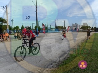 
<a style='margin-left: 5px;' class='btn btn-xs btn-social btn-facebook' href='https://www.facebook.com/sharer/sharer.php?u=https://www.boladovale.com.br/imgs/800-800-90/conteudo/fotos/1418/dsc01515.jpg' rel='popup' data-width='500' data-height='400'><i class='fa fa-facebook'></i>Compartilhar <span class='hidden-xs'>no Facebook</span>
</a> 
<a class='btn btn-default btn-xs' target='_blank' href='imgs/800-800-90/conteudo/fotos/1418/dsc01515.jpg'>
<span class='glyphicon glyphicon-cloud-download'></span> Salvar
</a> 
<span></span>