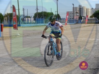 
<a style='margin-left: 5px;' class='btn btn-xs btn-social btn-facebook' href='https://www.facebook.com/sharer/sharer.php?u=https://www.boladovale.com.br/imgs/800-800-90/conteudo/fotos/1418/dsc01525.jpg' rel='popup' data-width='500' data-height='400'><i class='fa fa-facebook'></i>Compartilhar <span class='hidden-xs'>no Facebook</span>
</a> 
<a class='btn btn-default btn-xs' target='_blank' href='imgs/800-800-90/conteudo/fotos/1418/dsc01525.jpg'>
<span class='glyphicon glyphicon-cloud-download'></span> Salvar
</a> 
<span></span>