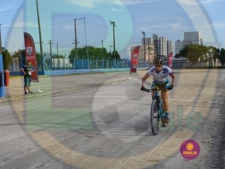 
<a style='margin-left: 5px;' class='btn btn-xs btn-social btn-facebook' href='https://www.facebook.com/sharer/sharer.php?u=https://www.boladovale.com.br/imgs/800-800-90/conteudo/fotos/1418/dsc01547.jpg' rel='popup' data-width='500' data-height='400'><i class='fa fa-facebook'></i>Compartilhar <span class='hidden-xs'>no Facebook</span>
</a> 
<a class='btn btn-default btn-xs' target='_blank' href='imgs/800-800-90/conteudo/fotos/1418/dsc01547.jpg'>
<span class='glyphicon glyphicon-cloud-download'></span> Salvar
</a> 
<span></span>