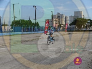 
<a style='margin-left: 5px;' class='btn btn-xs btn-social btn-facebook' href='https://www.facebook.com/sharer/sharer.php?u=https://www.boladovale.com.br/imgs/800-800-90/conteudo/fotos/1418/dsc01562.jpg' rel='popup' data-width='500' data-height='400'><i class='fa fa-facebook'></i>Compartilhar <span class='hidden-xs'>no Facebook</span>
</a> 
<a class='btn btn-default btn-xs' target='_blank' href='imgs/800-800-90/conteudo/fotos/1418/dsc01562.jpg'>
<span class='glyphicon glyphicon-cloud-download'></span> Salvar
</a> 
<span></span>